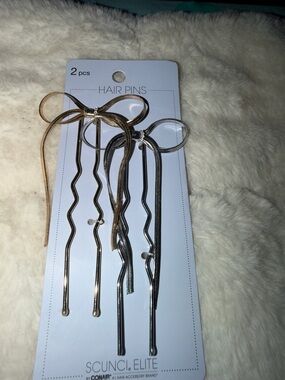 scunci Metallic Bow Hair Pins in Gold and Silver Tones